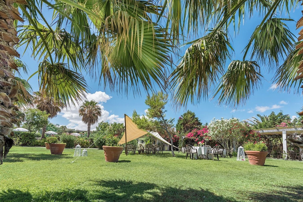 Acacia Resort — Restaurant & bars in Campofelice di Roccella, Sicily