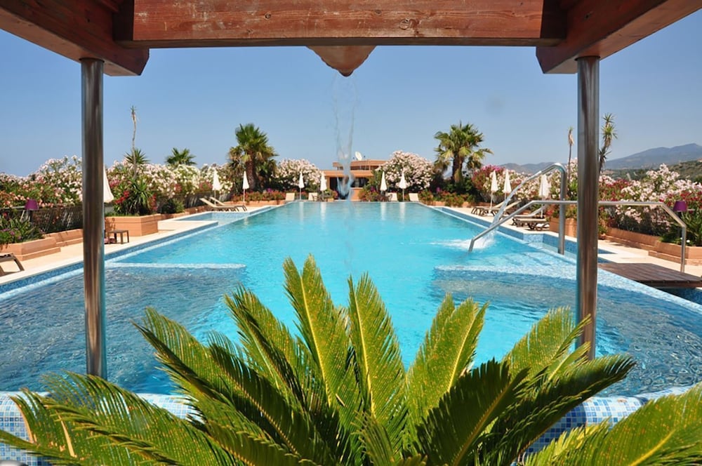 Acacia Resort — Swimming pool in Campofelice di Roccella, Sicily