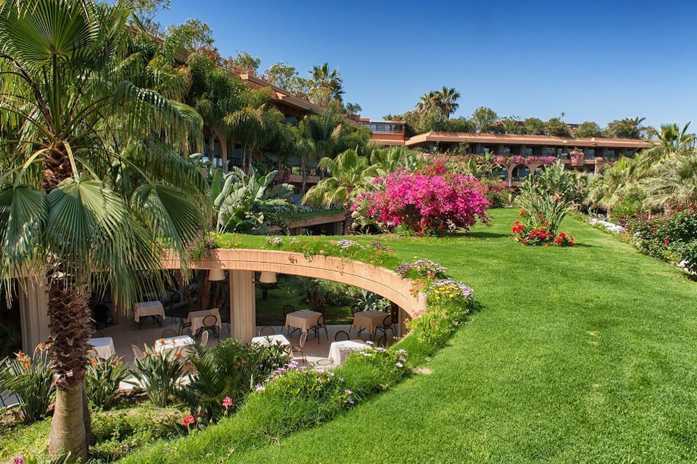 Acacia Resort — Hotel building in Campofelice di Roccella, Sicily
