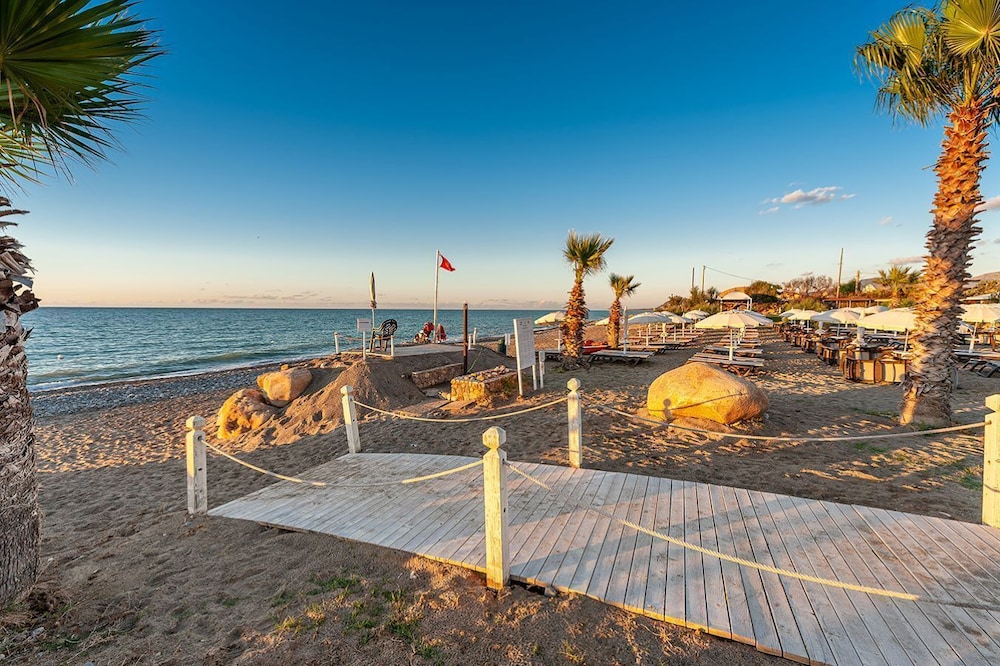Acacia Resort — Beach in Campofelice di Roccella, Sicily