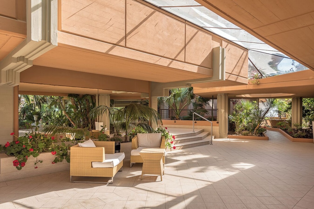 Acacia Resort — Hotel building in Campofelice di Roccella, Sicily