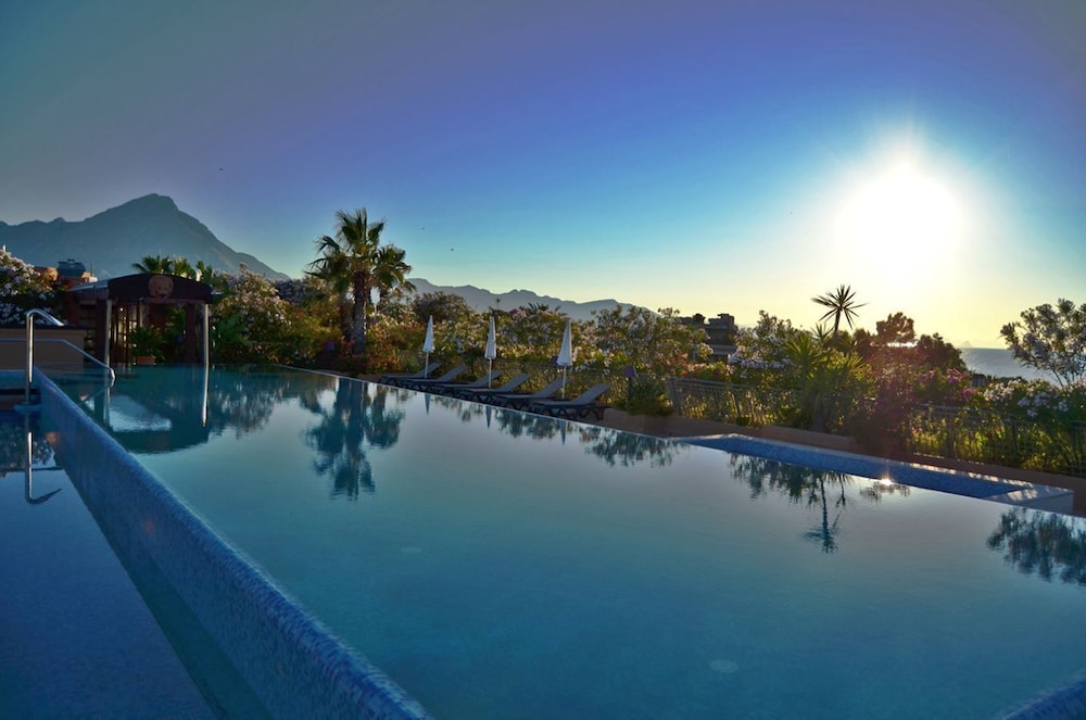 Acacia Resort — Swimming pool in Campofelice di Roccella, Sicily