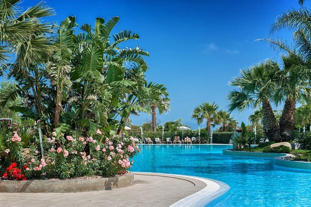 Acacia Resort — Swimming pool in Campofelice di Roccella, Sicily