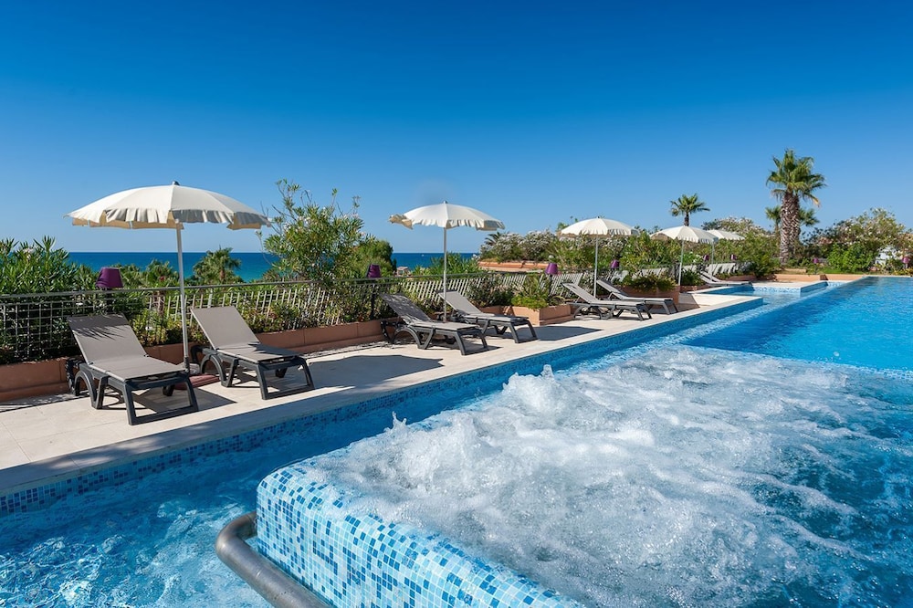 Acacia Resort — Swimming pool in Campofelice di Roccella, Sicily