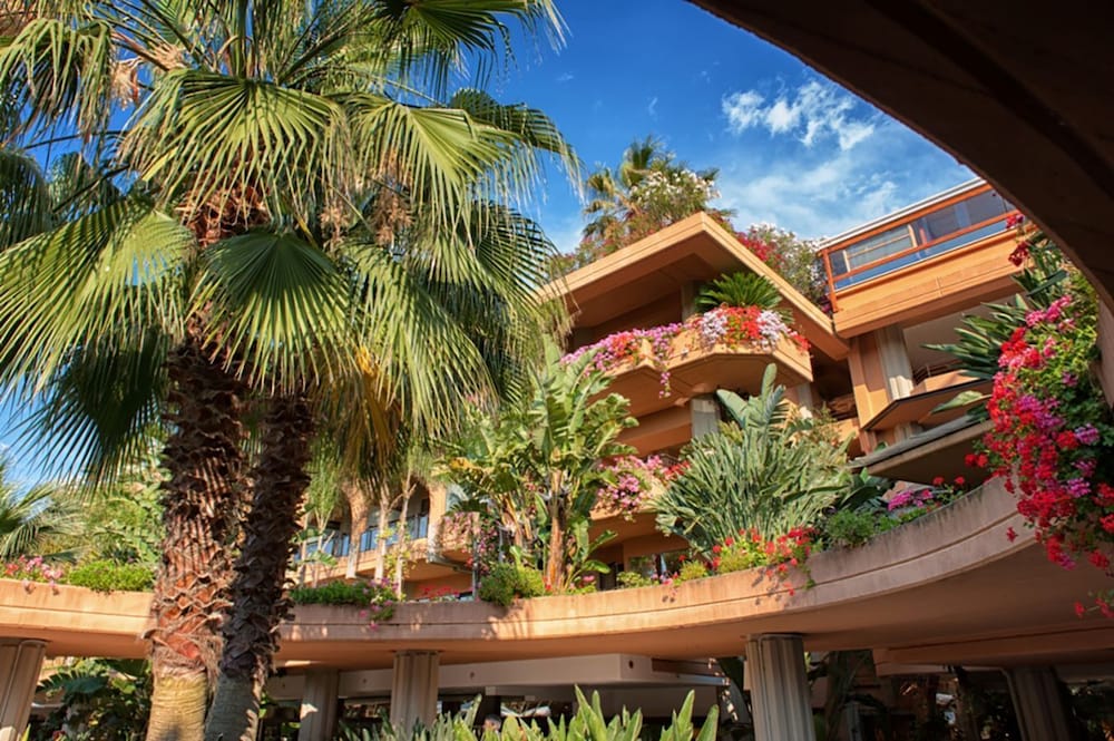 Acacia Resort — Hotel building in Campofelice di Roccella, Sicily