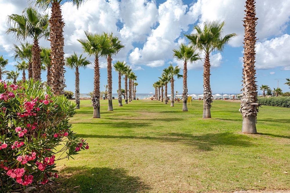 Acacia Resort — Beach in Campofelice di Roccella, Sicily