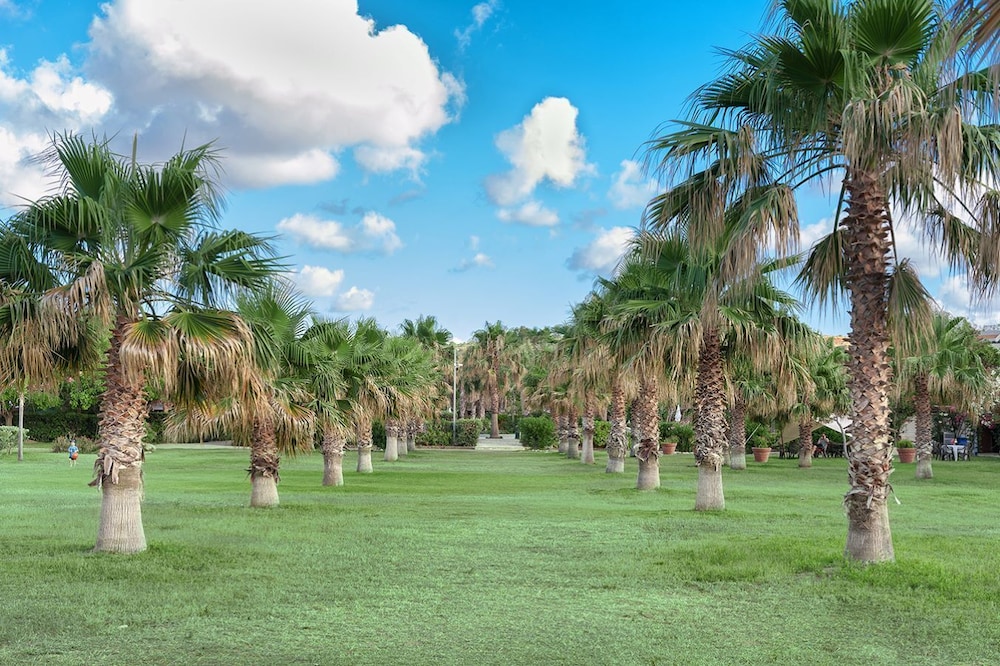 Acacia Resort — Sports & recreation in Campofelice di Roccella, Sicily