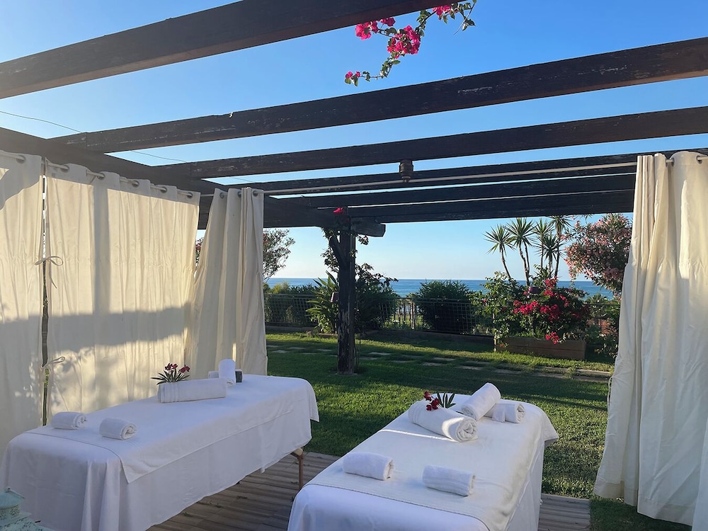 Acacia Resort — Spa in Campofelice di Roccella, Sicily