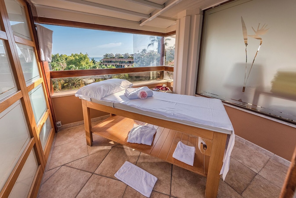 Acacia Resort — Hotel rooms in Campofelice di Roccella, Sicily
