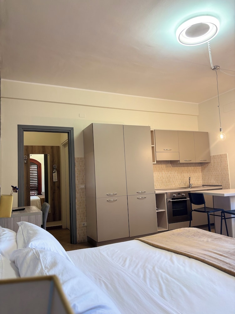 apart hotel Kalaskiso' — Hotel rooms in Giardini Naxos, Sicily