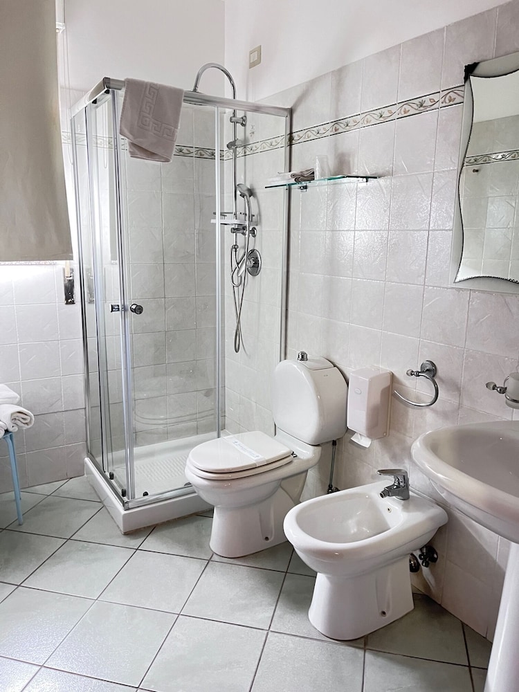 apart hotel Kalaskiso' — Hotel rooms in Giardini Naxos, Sicily