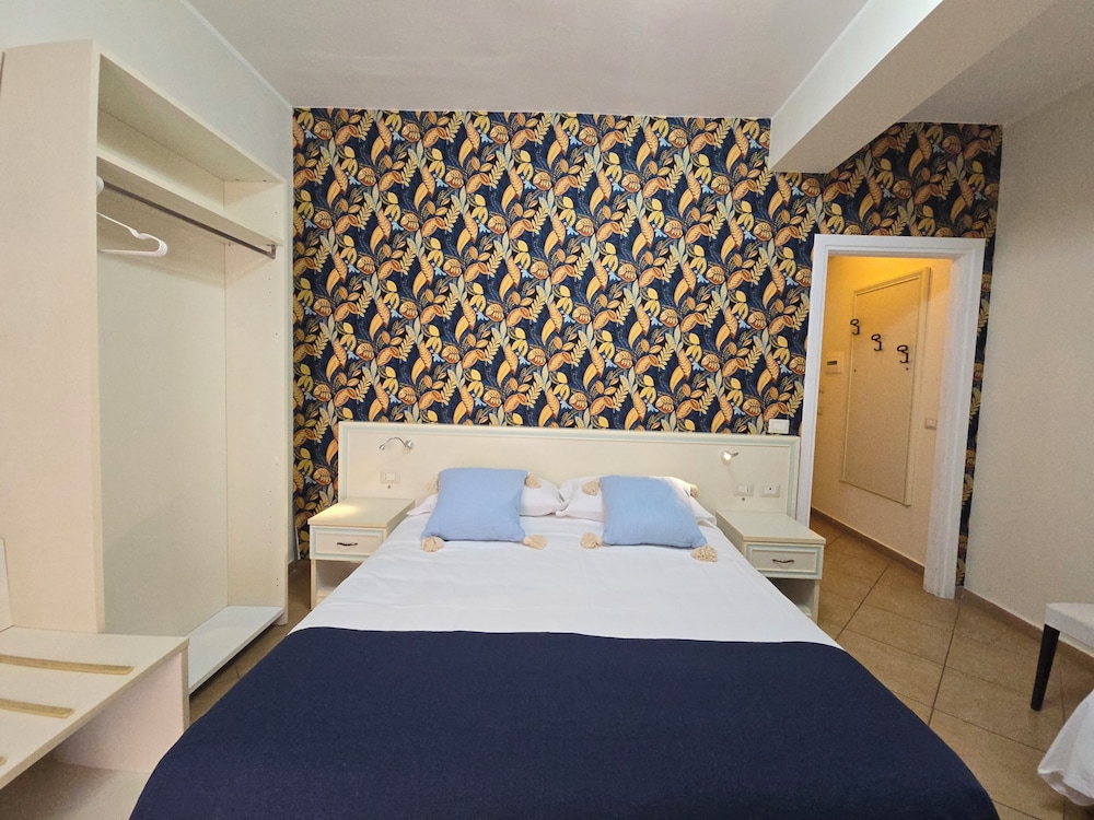 apart hotel Kalaskiso' — Hotel rooms in Giardini Naxos, Sicily