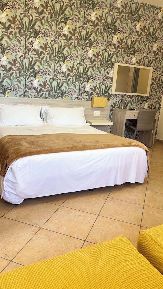 apart hotel Kalaskiso' — Hotel rooms in Giardini Naxos, Sicily
