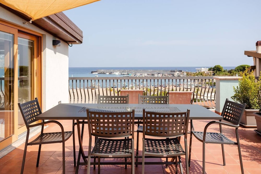 apart hotel Kalaskiso' — Attractions in the area in Giardini Naxos, Sicily