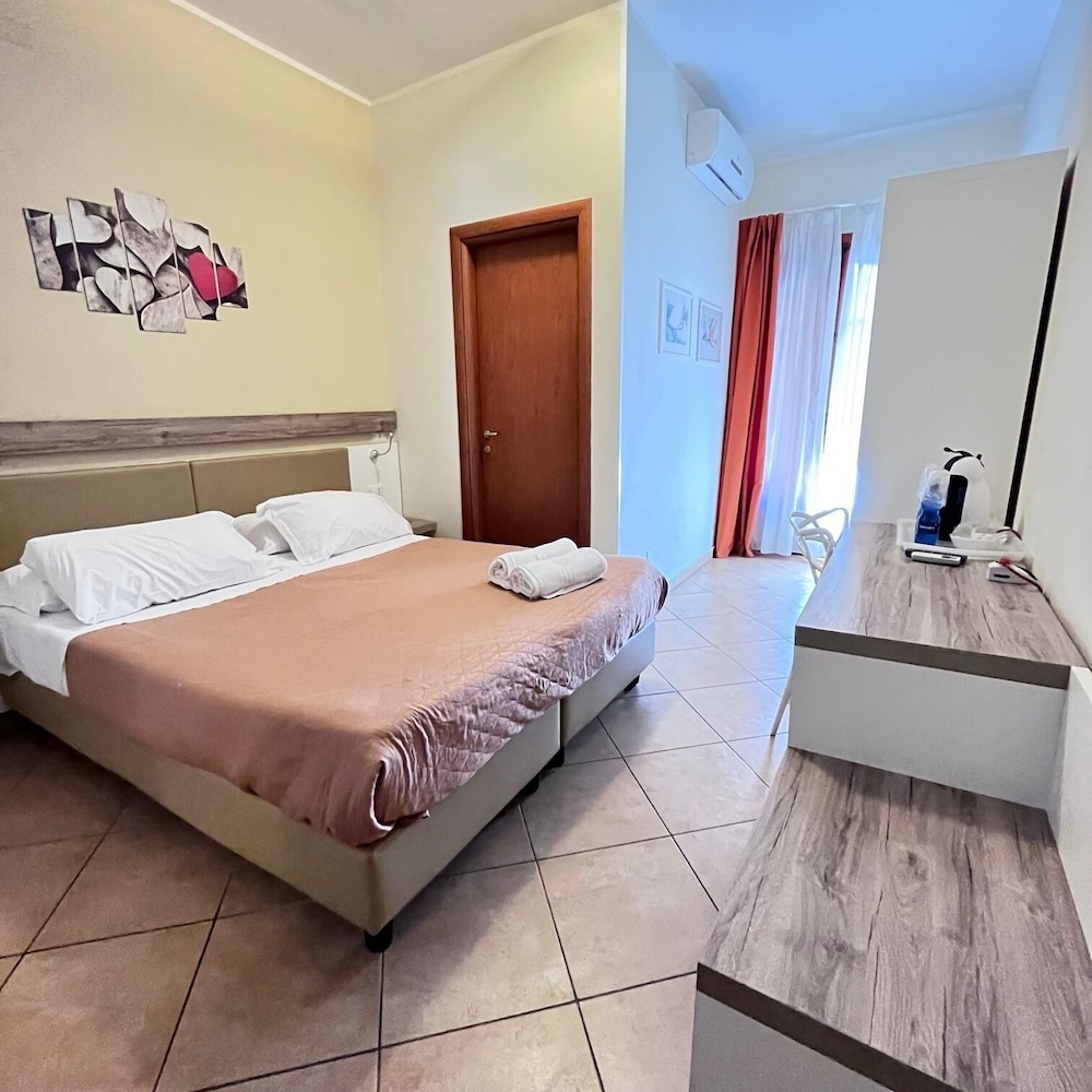 apart hotel Kalaskiso' — Hotel rooms in Giardini Naxos, Sicily