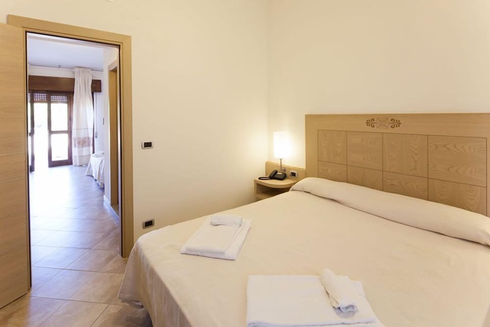 Club Hotel Residence Baiaverde — Hotel rooms in Valledoria, Sardinia