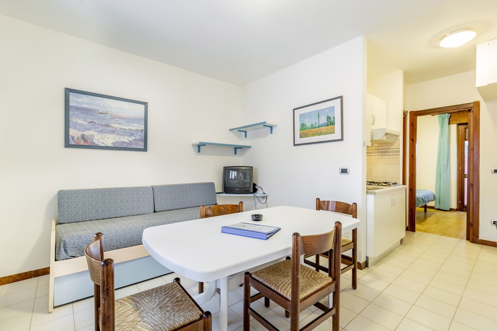 Club Hotel Residence Baiaverde — Hotel rooms in Valledoria, Sardinia