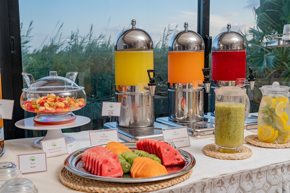 Club Hotel Residence Baiaverde — Restaurant & bars in Valledoria, Sardinia