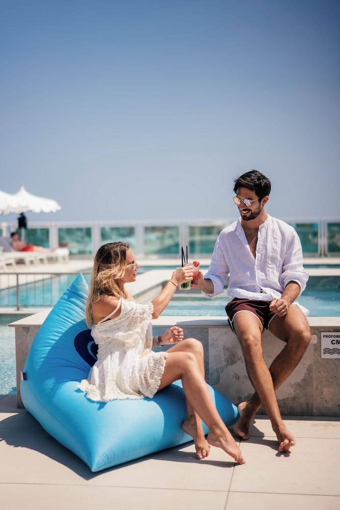 Hotel Colombo — Swimming pool in Jesolo, Veneto