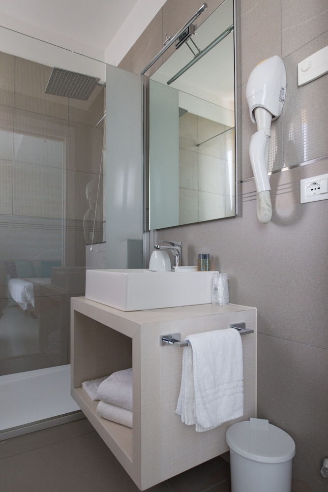 Hotel Colombo — Hotel rooms in Jesolo, Veneto