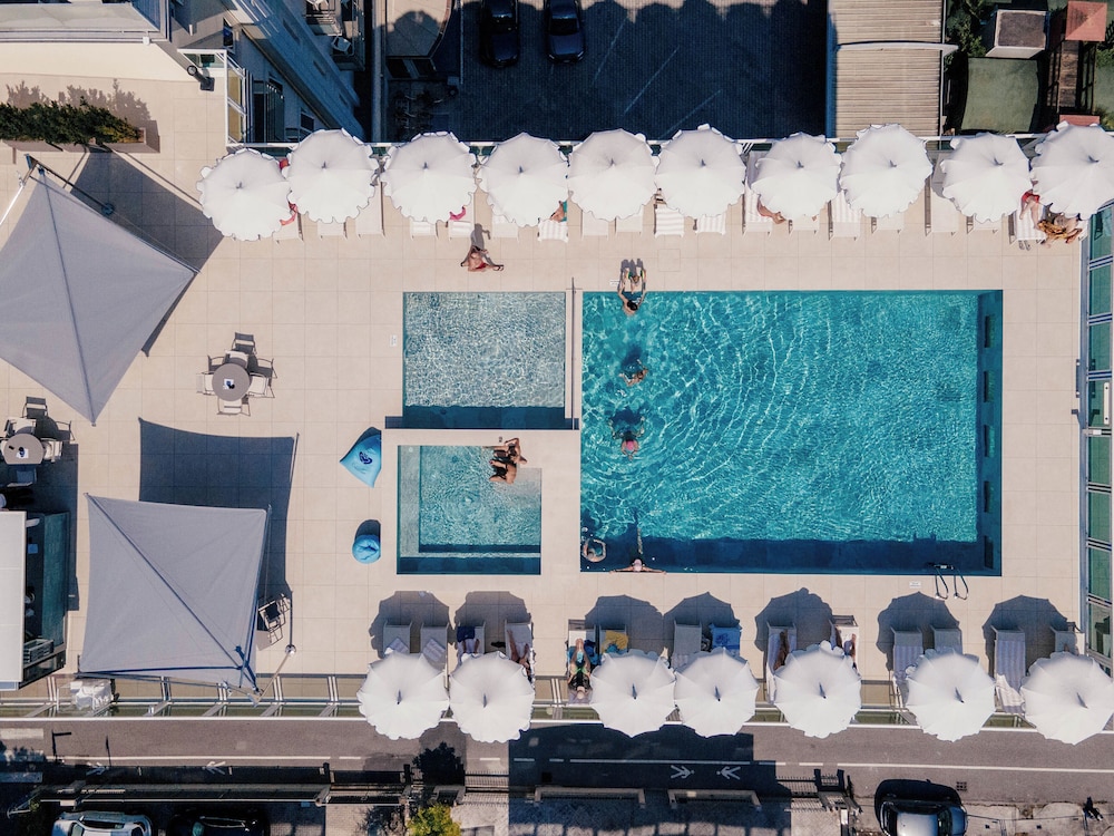 Hotel Colombo — Swimming pool in Jesolo, Veneto