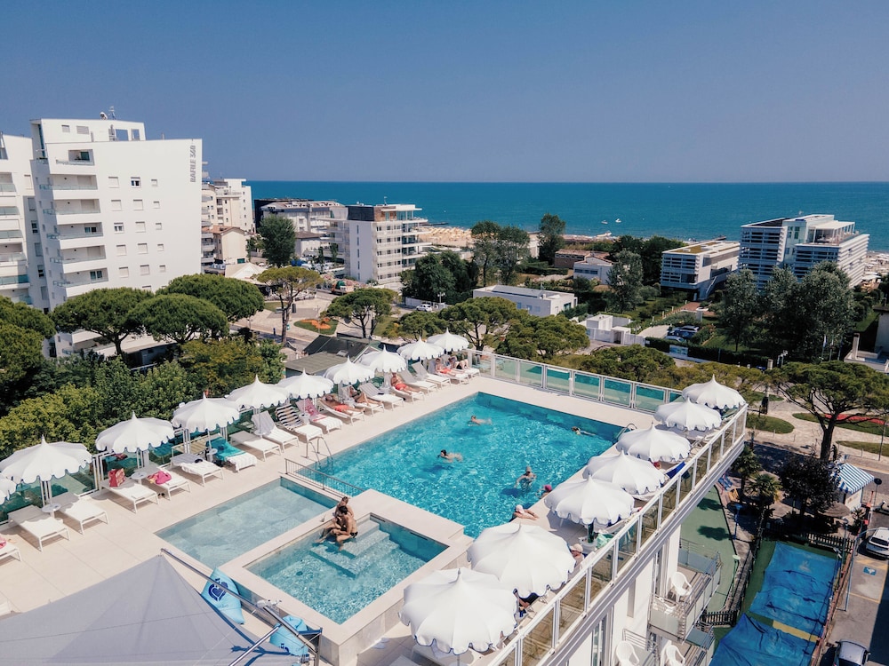 Hotel Colombo — Main photo in Jesolo, Veneto