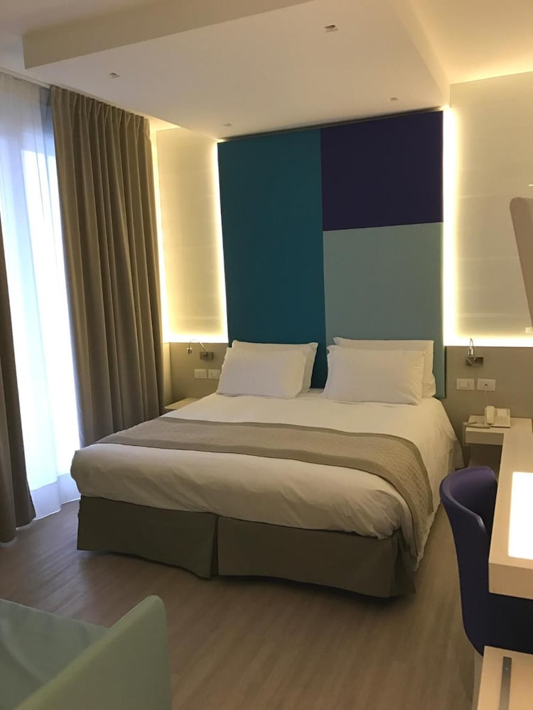 Hotel Colombo — Hotel rooms in Jesolo, Veneto