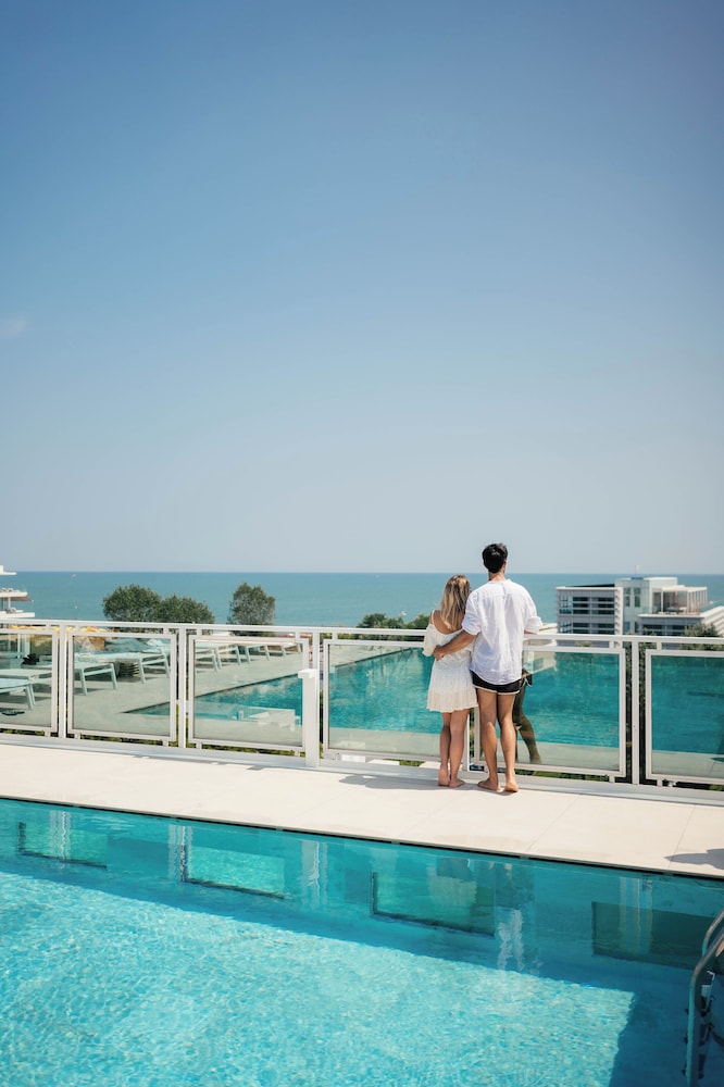 Hotel Colombo — Swimming pool in Jesolo, Veneto