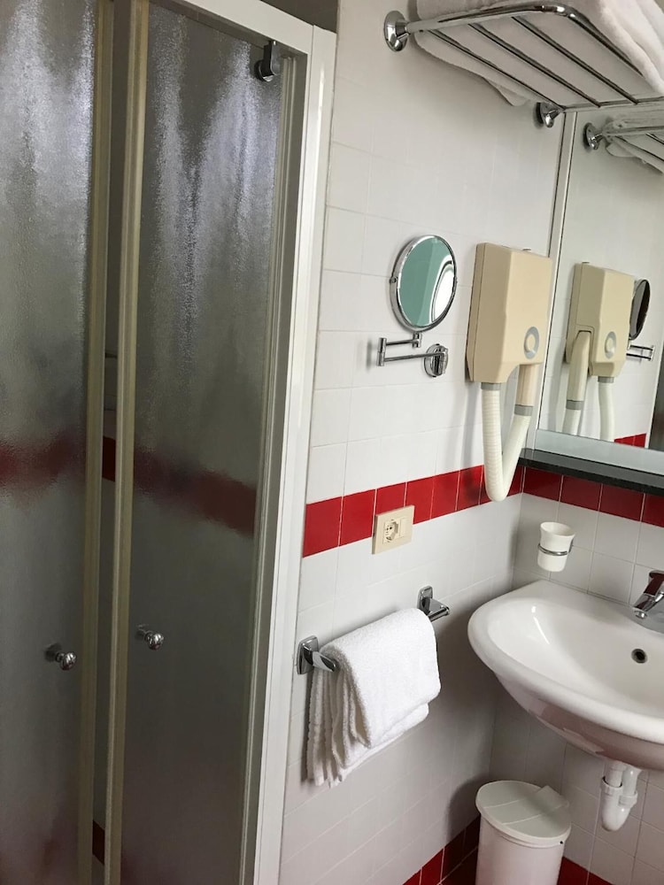 Hotel Colombo — Hotel rooms in Jesolo, Veneto