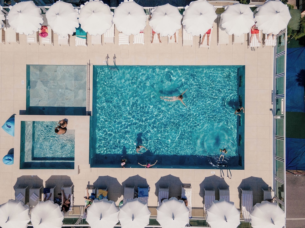 Hotel Colombo — Swimming pool in Jesolo, Veneto