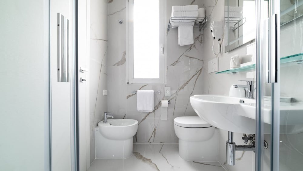 Hotel Colombo — Hotel rooms in Jesolo, Veneto