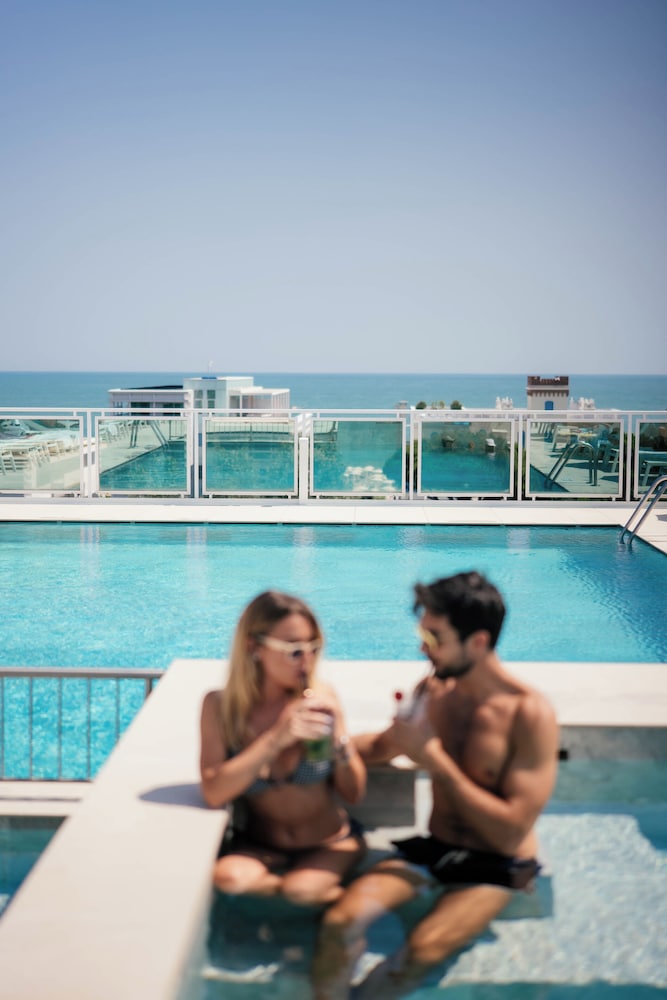 Hotel Colombo — Swimming pool in Jesolo, Veneto