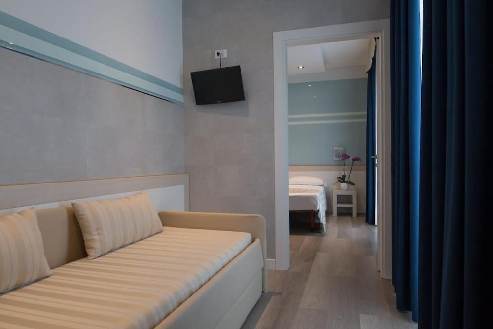 Hotel Colombo — Hotel rooms in Jesolo, Veneto