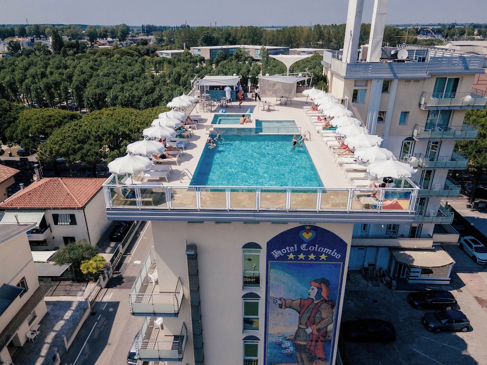 Hotel Colombo — Swimming pool in Jesolo, Veneto