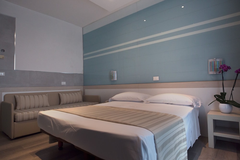 Hotel Colombo — Hotel rooms in Jesolo, Veneto