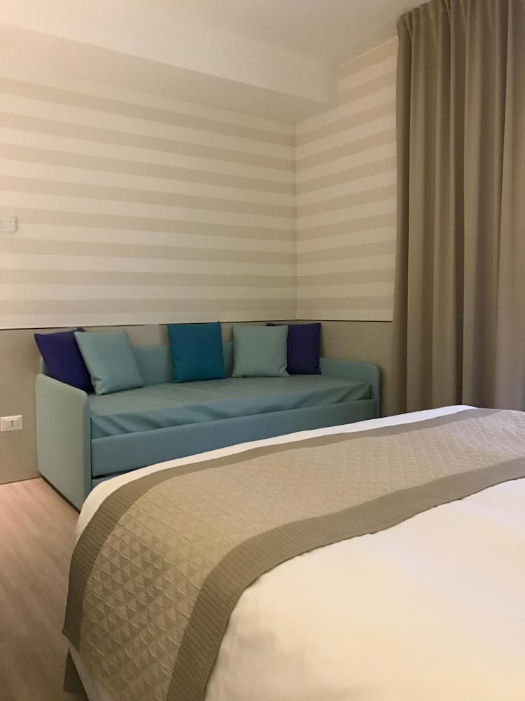 Hotel Colombo — Hotel rooms in Jesolo, Veneto