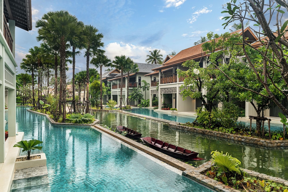 Grand Mercure Khao Lak Bangsak — Hotel building in Khao Lak, Phang Nga