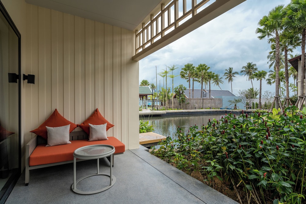 Grand Mercure Khao Lak Bangsak — Hotel rooms in Khao Lak, Phang Nga