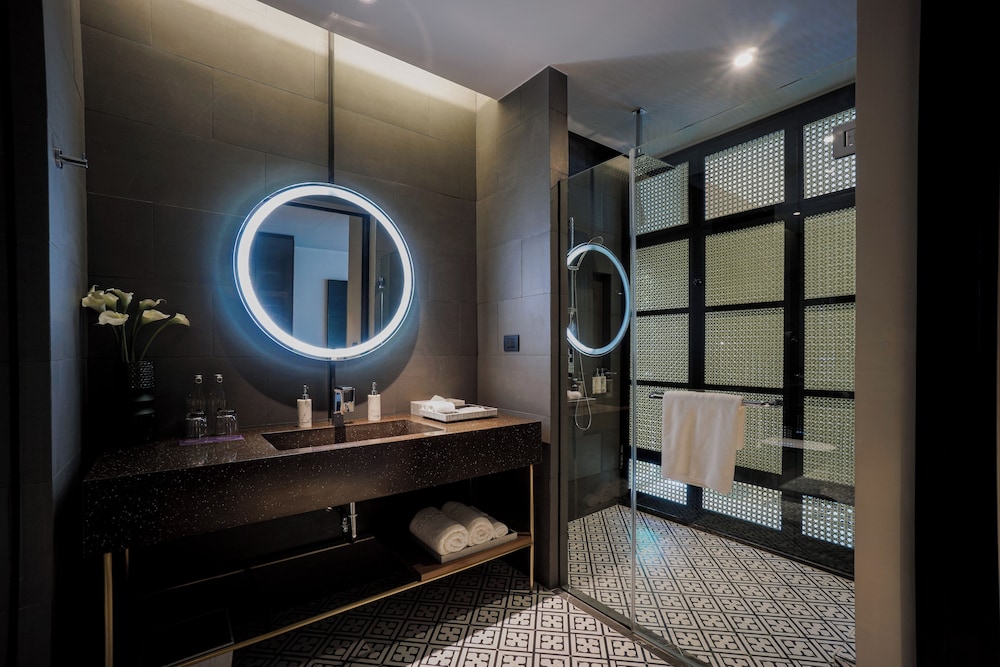 Grand Mercure Khao Lak Bangsak — Hotel rooms in Khao Lak, Phang Nga