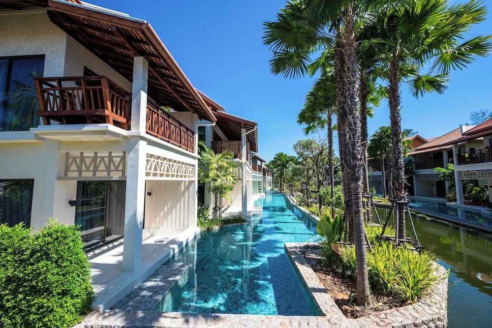 Grand Mercure Khao Lak Bangsak — Swimming pool in Khao Lak, Phang Nga
