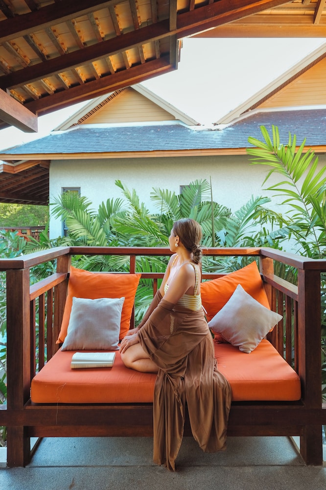 Grand Mercure Khao Lak Bangsak — Hotel building in Khao Lak, Phang Nga