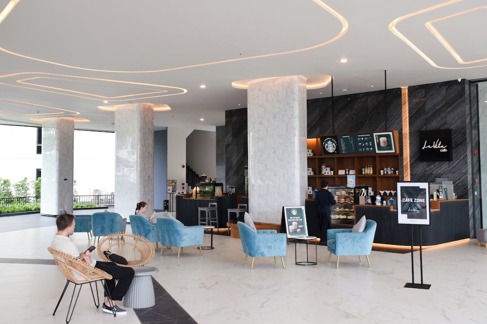 Wyndham La Vita Rawai Phuket — Restaurant & bars in Rawai, Phuket Province