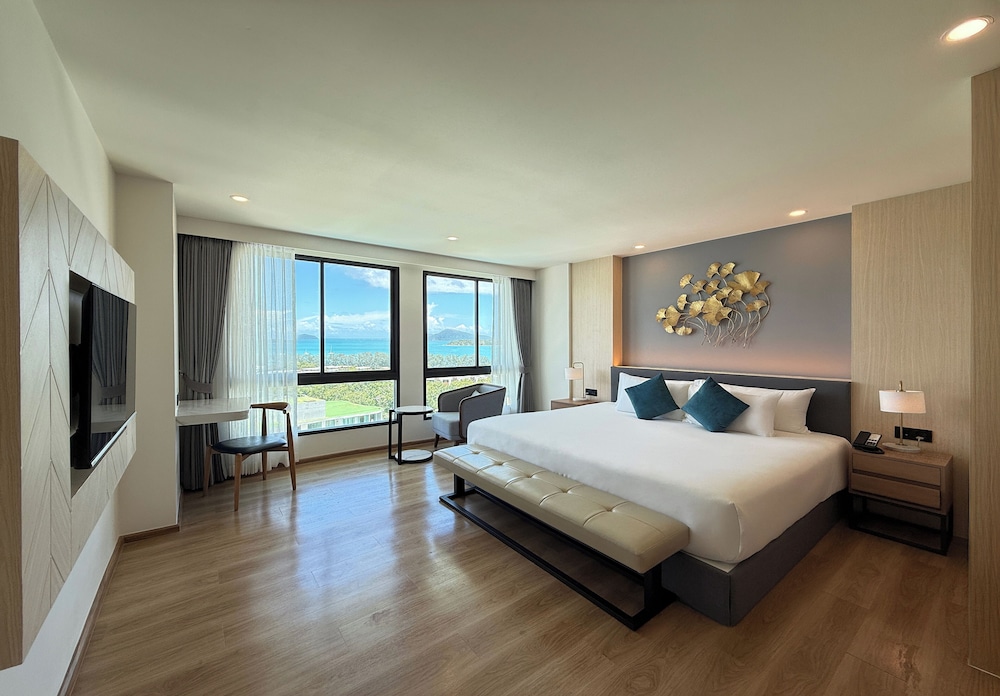 Wyndham La Vita Rawai Phuket — Hotel rooms in Rawai, Phuket Province