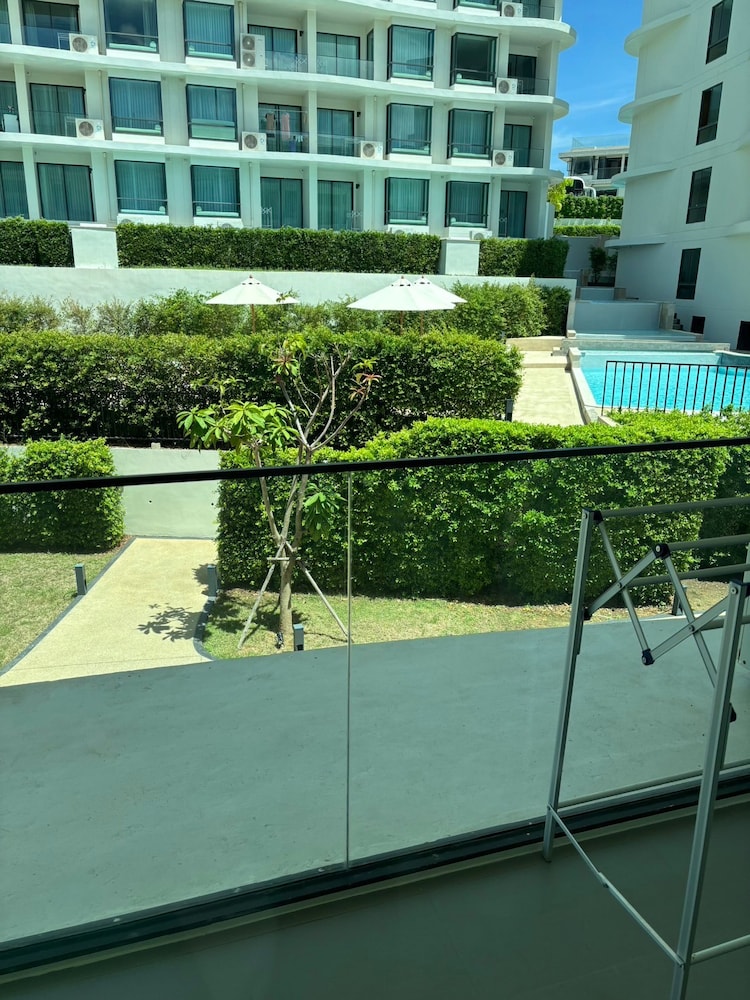 Wyndham La Vita Rawai Phuket — Swimming pool in Rawai, Phuket Province