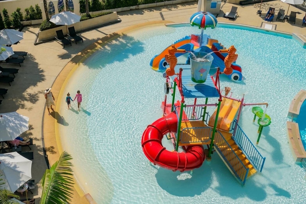 Wyndham La Vita Rawai Phuket — Swimming pool in Rawai, Phuket Province