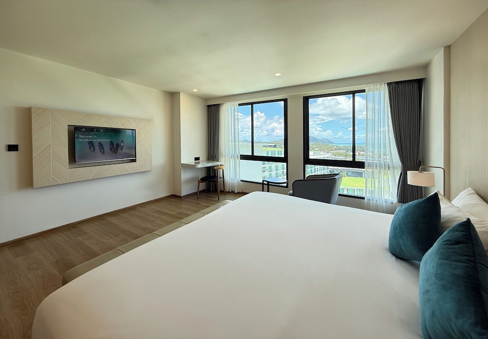 Wyndham La Vita Rawai Phuket — Hotel rooms in Rawai, Phuket Province