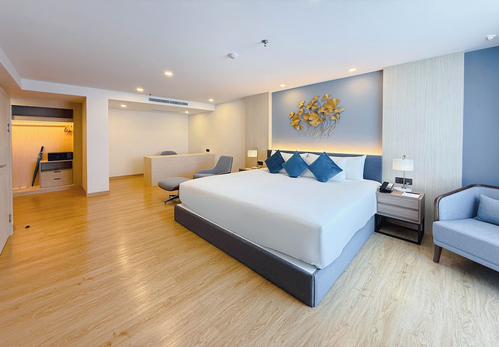 Wyndham La Vita Rawai Phuket — Hotel rooms in Rawai, Phuket Province