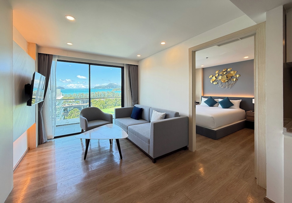 Wyndham La Vita Rawai Phuket — Hotel rooms in Rawai, Phuket Province