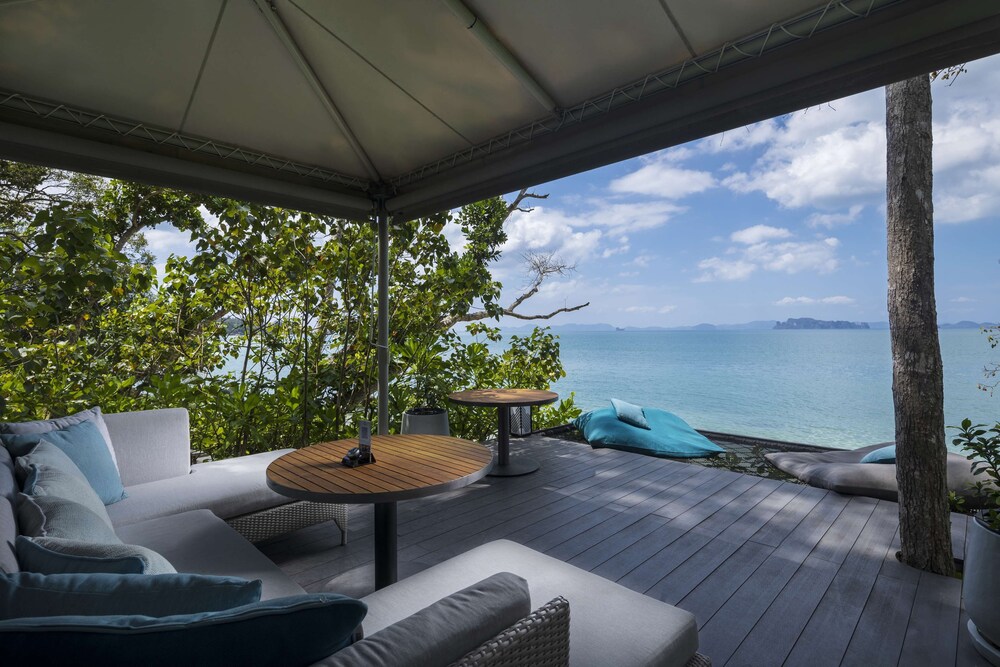 Banyan Tree Krabi — Restaurant & bars in Nong Thalay, Krabi