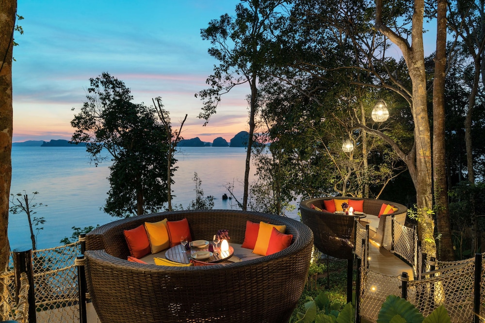 Banyan Tree Krabi — Restaurant & bars in Nong Thalay, Krabi
